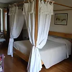 La Curandera Rosta