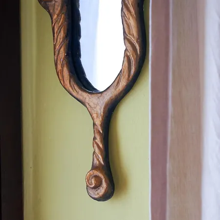 La Curandera 3*
