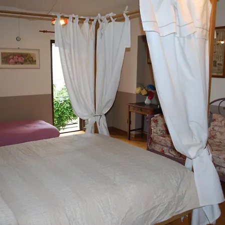 La Curandera 3*