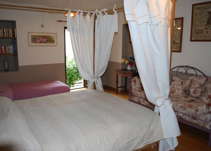 La Curandera 3*